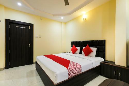 Oyo 60653 Hotel Paradise Residency