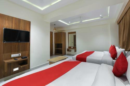Oyo 41858 Hotel Rose Gold