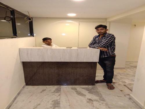 Radhe-the Hotel
