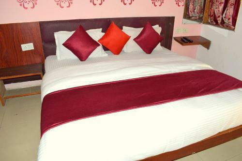 Radhe-the Hotel