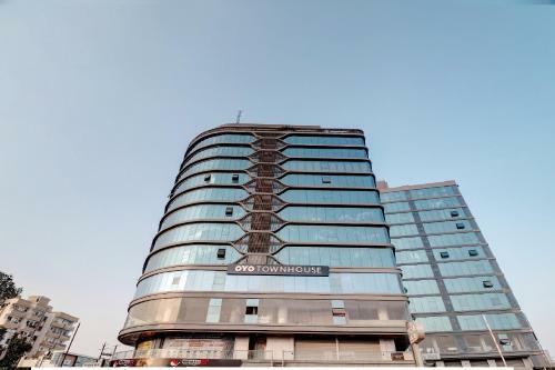 Oyo 77002 Hotel Royal Comfort