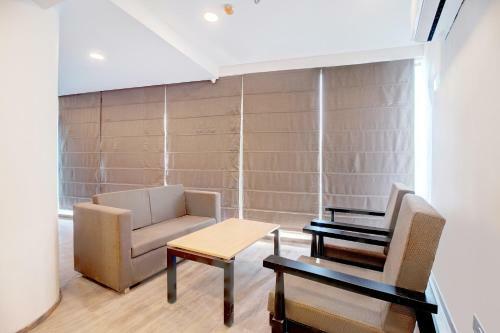 Oyo 77002 Hotel Royal Comfort