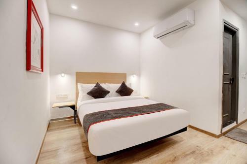 Oyo 77002 Hotel Royal Comfort
