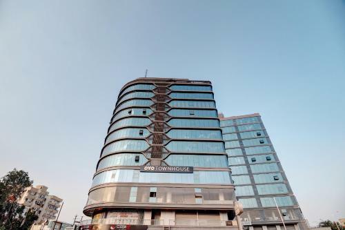Oyo 77002 Hotel Royal Comfort