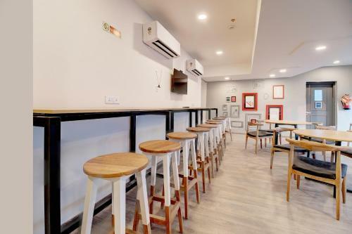 Oyo 77002 Hotel Royal Comfort