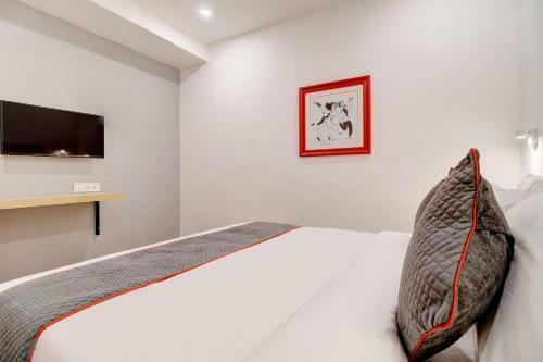 Oyo 77002 Hotel Royal Comfort