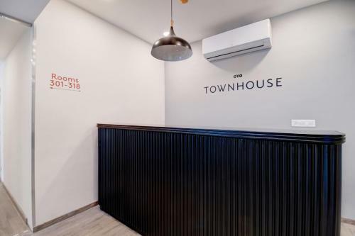 Oyo 77002 Hotel Royal Comfort