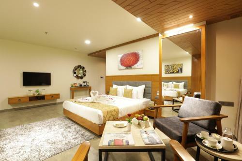 Hotel Tara Suns