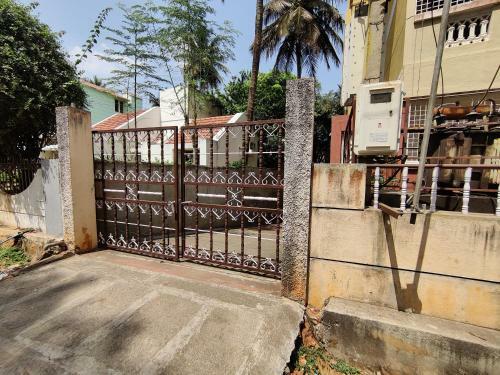 Apartamento Coorgi House