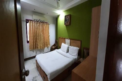 Oyo 80324 Hotel Hari Darshan