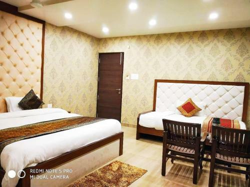 Hotel Aadesh Palace