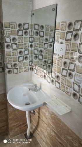 Bed & Breakfast Sar Raj S R Residency
