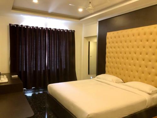 Hotel Golden Parrk