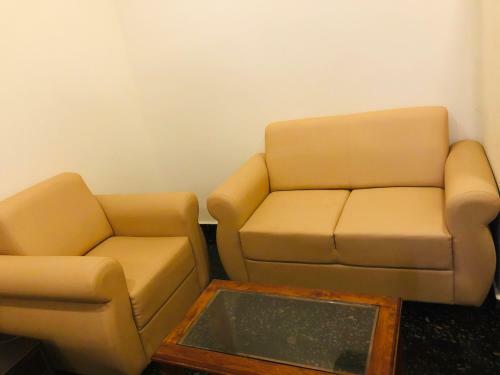 Hotel Golden Parrk