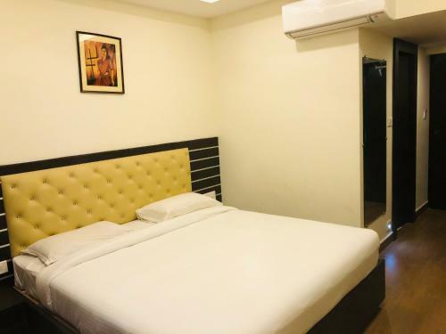 Hotel Golden Parrk