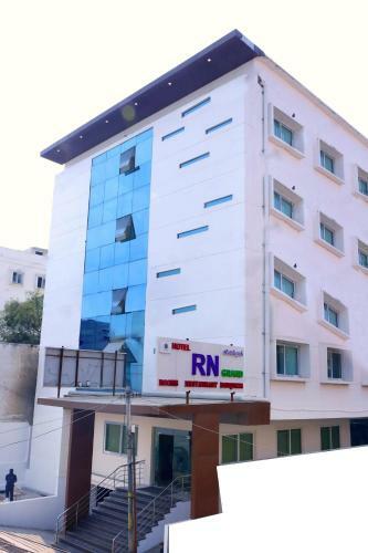 Hotel Rn Grand - Vijayawada