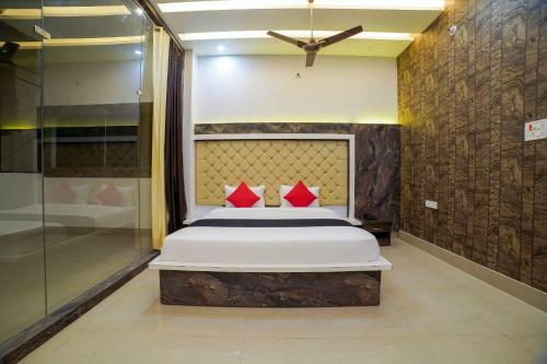 Capital O 63319 Hotel Corinthian