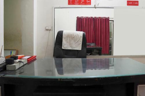Hotel Oyo 66305 Noida Palace