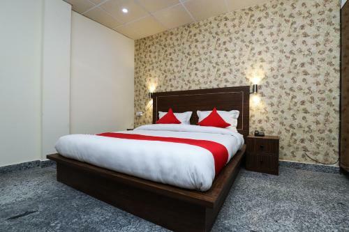 Hotel Oyo 29565 Ra Felicity Inn