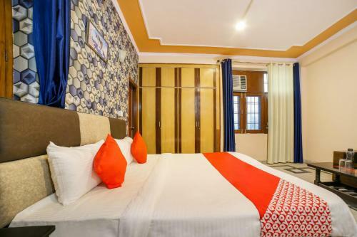 Hotel Oyo 42702 The Essence Inn