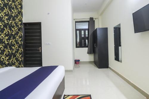 Hotel Oyo 64416 Crown View 2