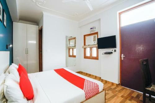 Hotel Oyo 70960 Vk Palace