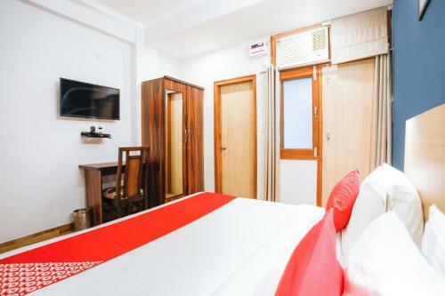 Hotel Oyo 70960 Vk Palace