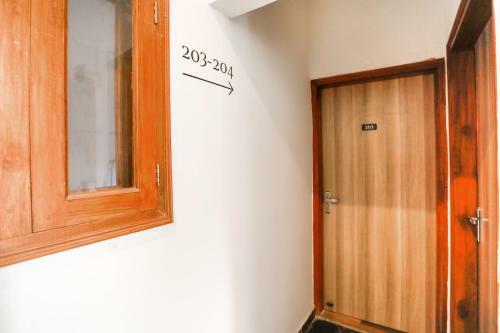 Hotel Oyo 70960 Vk Palace