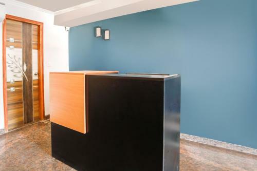 Hotel Oyo 70960 Vk Palace