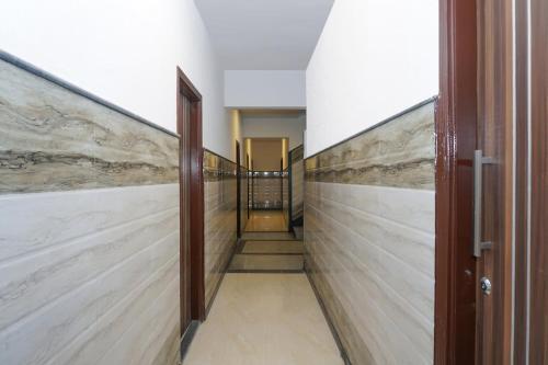 Oyo Flagship 75602 Hotel Noida126