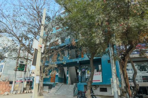 Oyo Flagship 77717 New Hotel Royal King 3