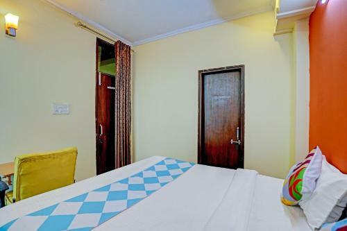 Oyo 79997 Flagship Hotel Admire Homes