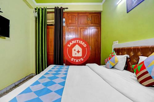 Oyo 79996 Flagship Hotel G M Homes