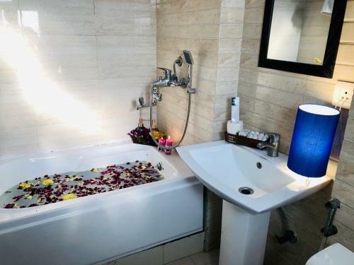 Hotel Casablanca Suites