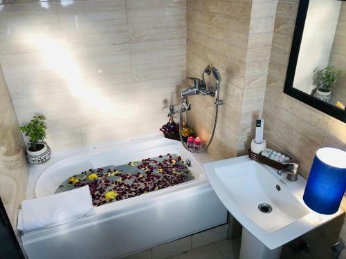 Hotel Casablanca Suites