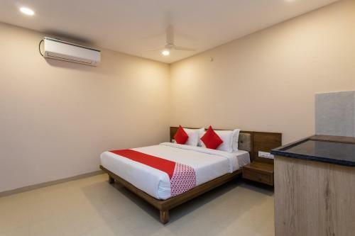 Hotel Oyo 77872 Boomrooms3
