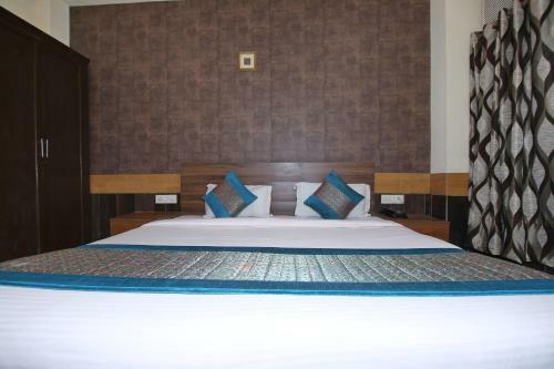 Oyo 8876 Hotel Sarthi