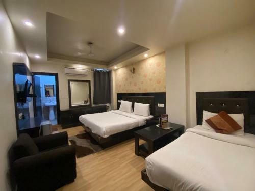 Hotel Noida Saffron