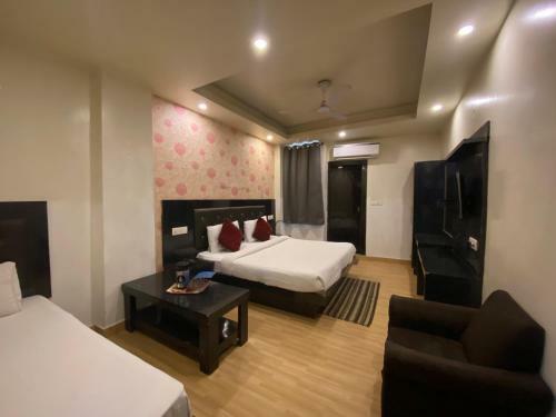 Hotel Noida Saffron