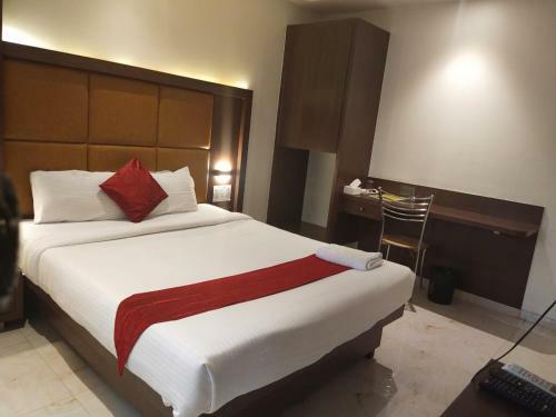 Hotel Monarch Express Panvel