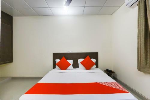 Oyo 68898 Hotel Crown Expo