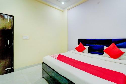 Oyo 75810 Ronak Hotel