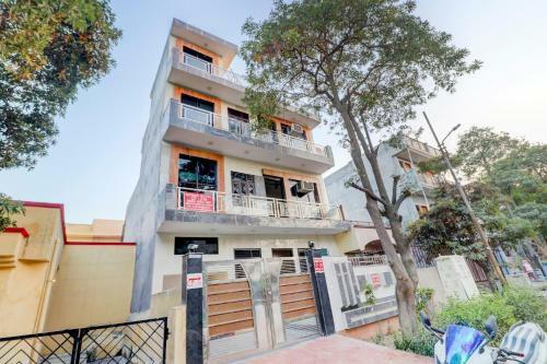 Oyo 75810 Ronak Hotel
