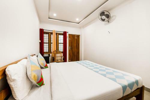 Hostal Oyo 78541 Mullaseriyil Home Stay