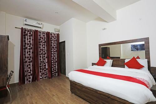 Oyo 40002 Hotel The Rejoice