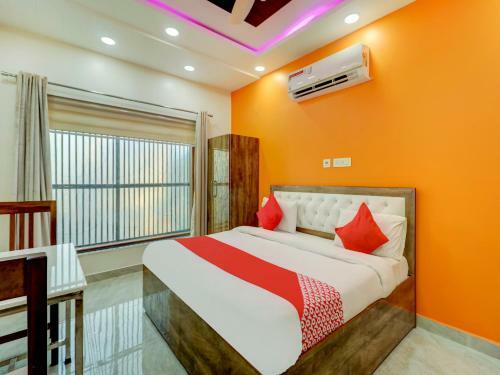 Hotel Oyo 74126 Manoj Residency