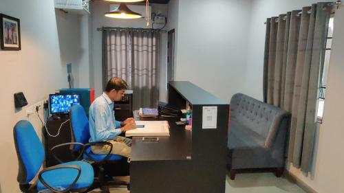 Hotel Rjb Grand