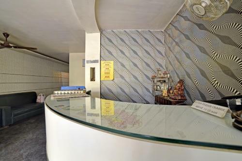 Oyo 4841 Hotel Abhishek Regency
