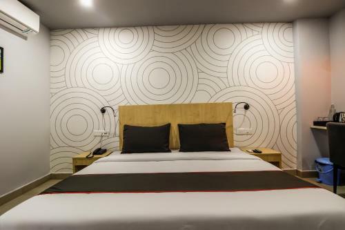 Oyo 79119 Collection O Hotel Rjb Grand