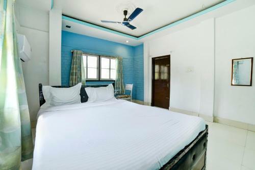Hostal Oyo 79573 The Royal Inn